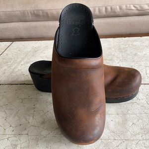 Dansko size 39 clogs